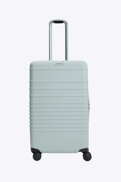 THE MEDIUM CHECK-IN ROLLER IN SLATE