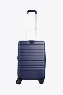 THE CARRY-ON ROLLER IN NAVY